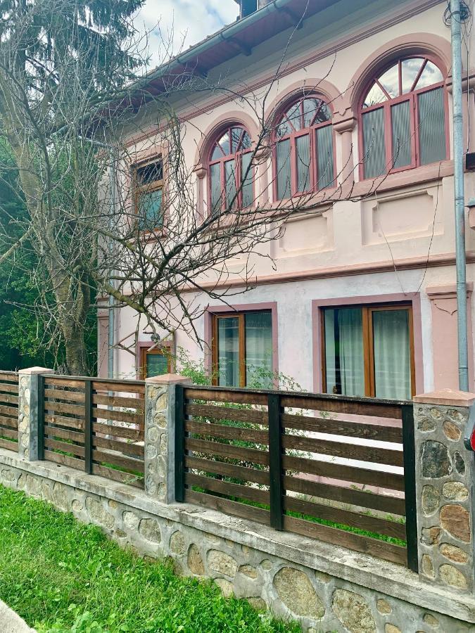 Отель Vila Zia Корбени Экстерьер фото